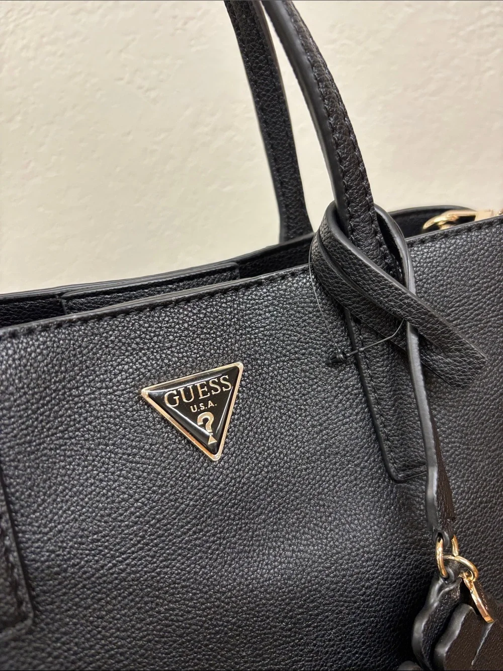 Guess lucci medium girlfriend Satchel black with Floral Charm